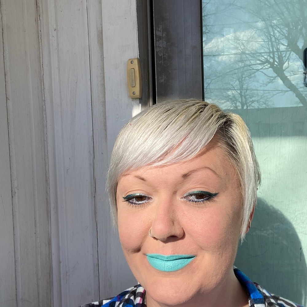 Meet your Posher, Melissa